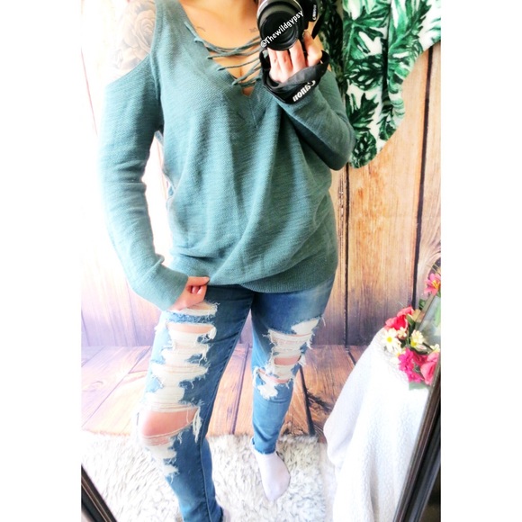 NWT | Express slouchy lace up sweater 🌿 - Picture 3 of 7